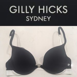 NWT GILLY HICKS NAVY/WHITE LIGHTLY LINED BRA. 32B